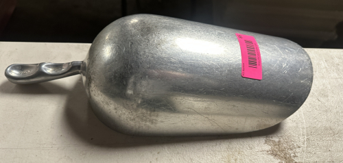 STAINLESS ICE SCOOP