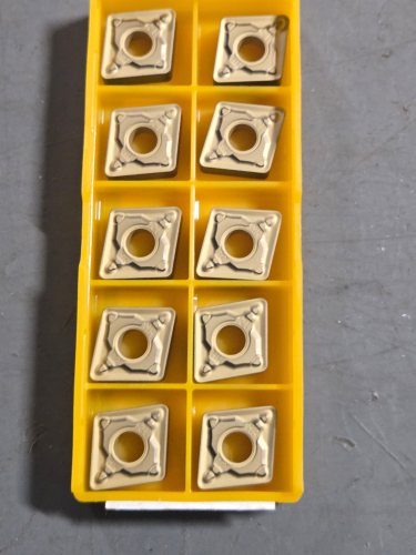 (20) CARBIDE TURNING INSERTS