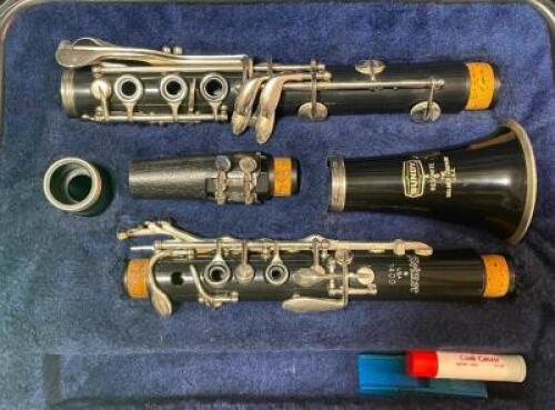 SELMER CLARINET 1400 WITH CASE