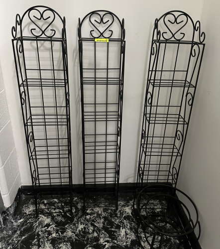 (3) SMALL WIRE ACCENT DISPLAY SHELVES.