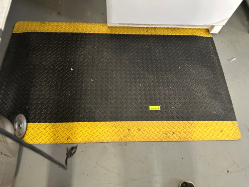 48" ANTI FATIGUE RUBBER MAT.