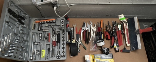 (1) LOT OF ASSORTED TOOLING