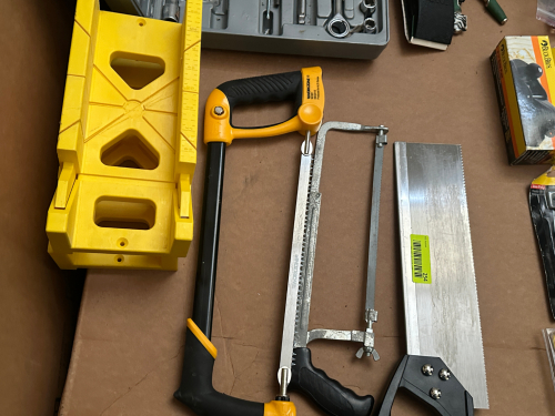 (3) HAND SAWS W/ MITER SAW BLOCK.