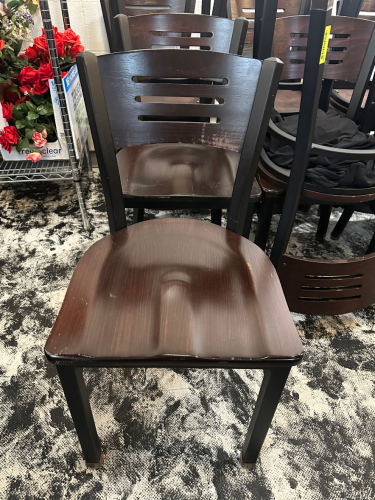 (12) METAL FRAMED AND WOODEN CHAIRS.
