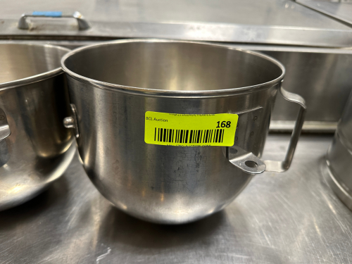 (2) 2.5 QT KITCHEN AID MIXING BOWLS