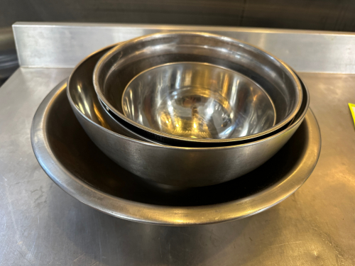 (5) ASSORTED STAINLESS MIXING BOWLS