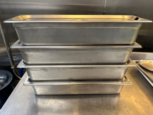 (4) FULL SIZE STAINLESS INSERTS W/ LIDS