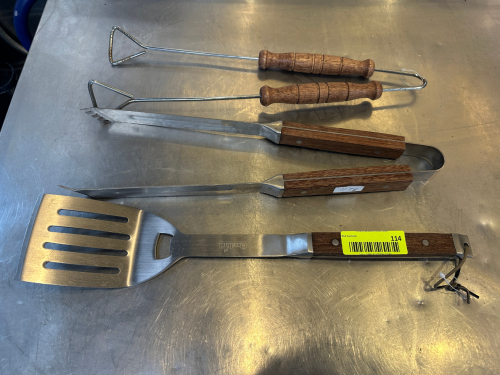 (5) PIECE BBQ UTENSIL SET/