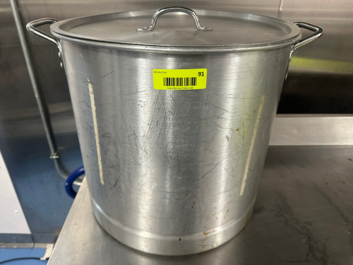 40 QT STOCK POT WITH LIDS.