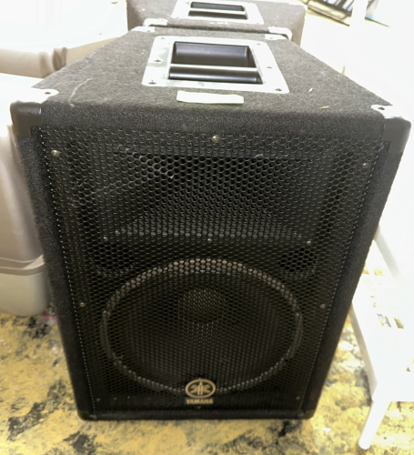 (2) YAMAHA BR12 SPEAKERS.
