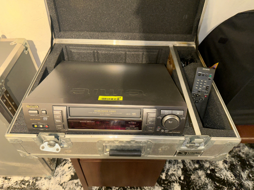 (1) LOT OF ASSORTED ELECTRONICS - SEE ADDITIONAL IMAGES.
