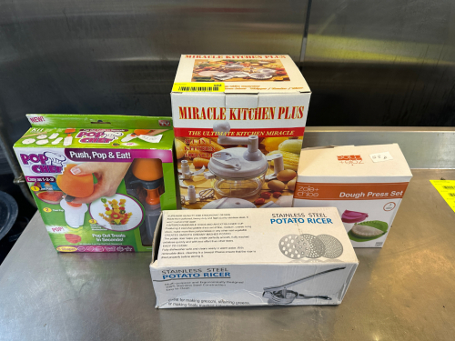 (4) ASSORTED PIECES OF KITCHEN UTENSIL ( BOXED )