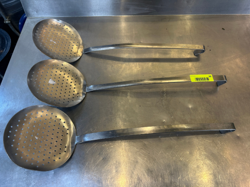 (3) STAINLESS MESH SCOOPS