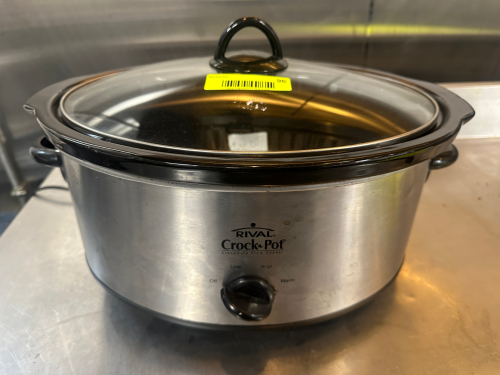 RIVAL CROCK POT W/ GLASS LIDS.