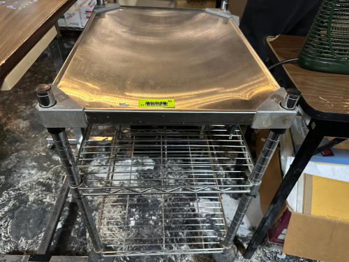 20" X 24" STAINLESS TABLE W/ WIRE SHELF BASE.