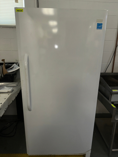 UPRIGHT COMMERCIAL FREEZER