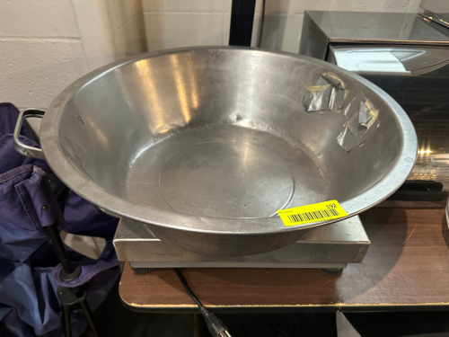 20" LARGE STAINLESS BOWL W/ HANDLES