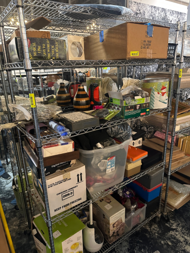 CONTENTS OF SHELF - MISC ITEMS AND SMALL WARE - SEE PHOTO.