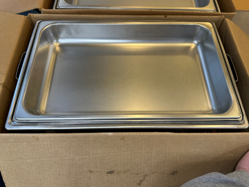 FULL SIZE STAINLESS CHAFFER SET.