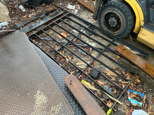 HEAVY DUTY FORK LIFT MAST GUARD FOR ALL TERRAINE FORK LIFT