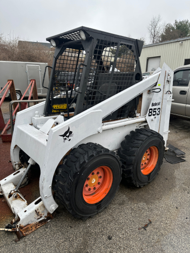BOBCAT 853 WHEEL LOADER W/ NO ATTACHMENTS - NOT WORKING.