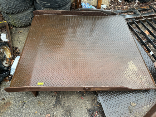 48" X 48" HEAVY DUTY STEEL DOCK PLATE.
