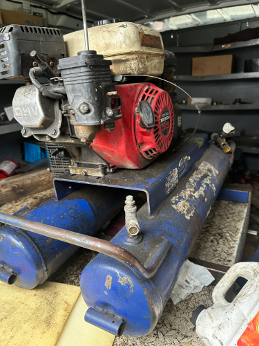 TWIN TANK GAS POWERED AIR COMPRESSOR W/ HONDA GX160 ENGINE