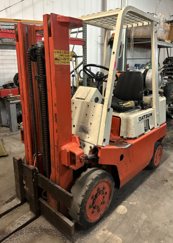 DATSUN CPF02A20V LP FORK LIFT. COMES WITH TANK. SECOND DAY REMOVAL ONLY.