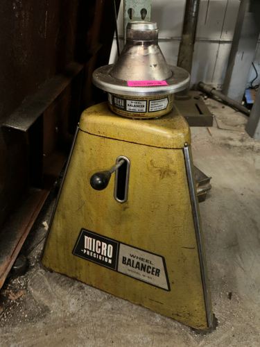 MICRO PRECISION WHEEL BALANCER