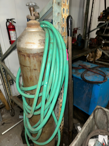 100' HEAVY DUTY GARDEN HOSE.