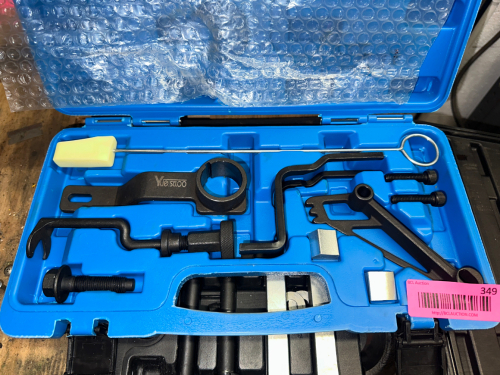 AUTOMOTIVE TIMING TOOL SET IN MOLDED PLASTIC STORAGE CASE.