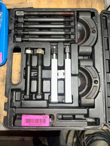 15 PIECE BEARING SEPARATOR AND PULLER TOOL SET IN MOLDED STORAGE CASE.