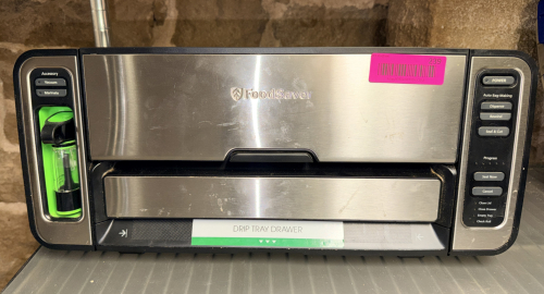 FOOD SAVER VACUUM SEALER.