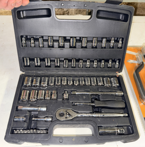 SOCKET SET.