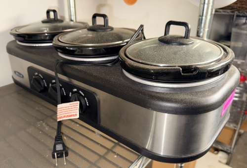 THREE GROUP CROCK POT SERVER W/ LIDS