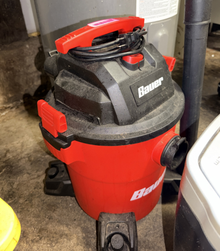 BAUER 6 GALLON SHOP VAC
