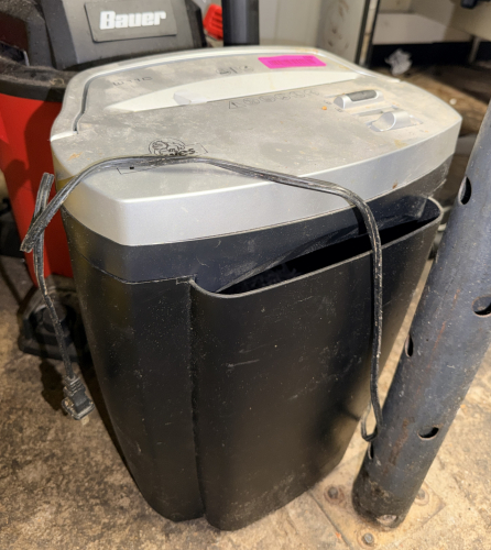 FELLOWS W11C PAPER SHREDDER.