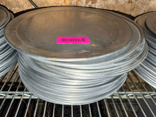(14) 10" PIZZA PANS.