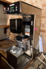 BUNN COMMERCIAL BREWER S/ STAINLESS DECANTER.