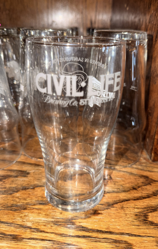(45) MINGLEWOOD LOGO PILSNER GLASSES