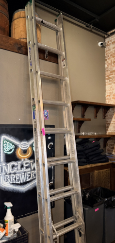 WERNER 20' ALUMINUM EXTENSION LADDER.