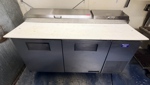 TRUE 67" PIZZA PREP TABLE