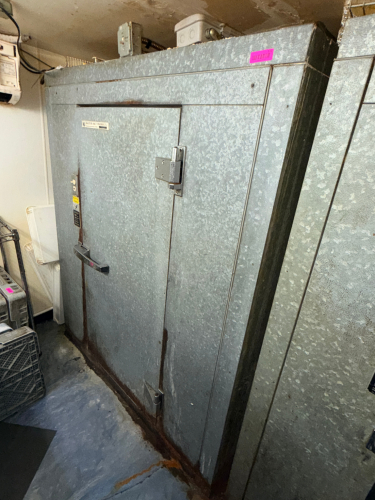MASTER BILT 60" X 50" LOW PROFILE WALK IN FREEZER.