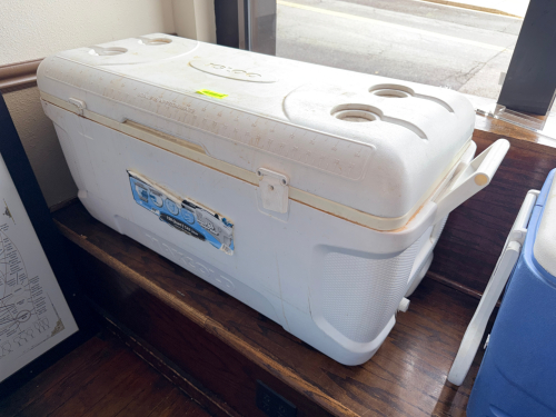 LARGE WHITE PLASTIC COOLER