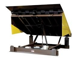 (1) ADJUSTABLE DOCK RAMP LEVELER