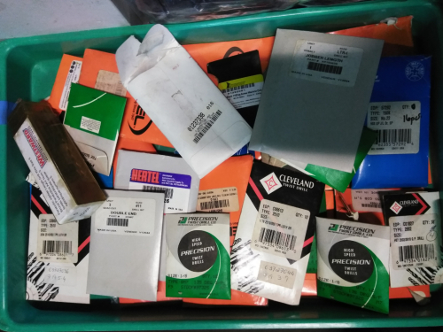 (1) TRAY OF MISC ITEMS