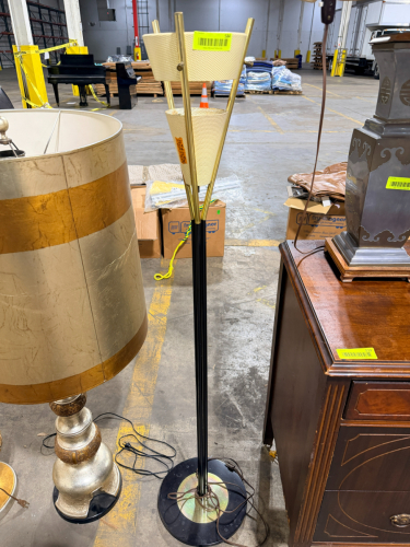 FLOOR LAMP