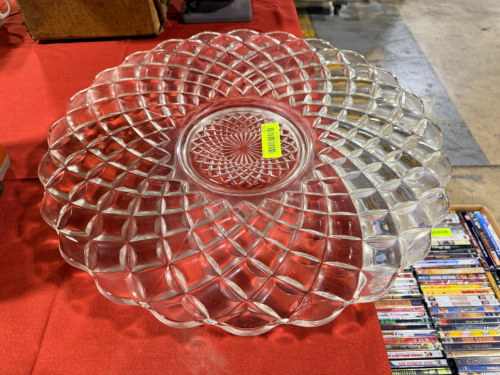 DECORATIVE GLASS PLATE