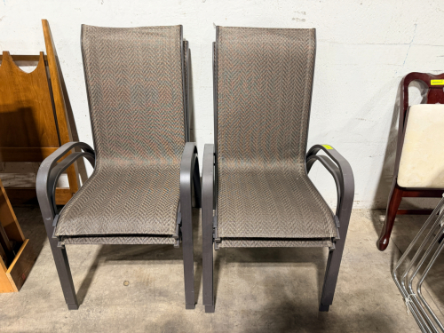 (4) OUTDOOR DINING CHAIRS