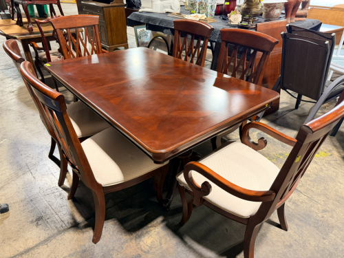 DINING TABLE WITH 6 CHAIRS